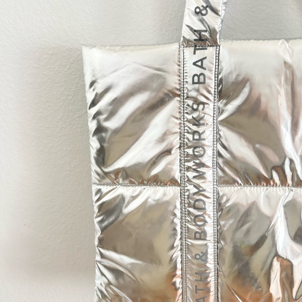 NWT Bath & Body Works Metallic Silver Quilted Tote Bag Winter Holiday Puffer - Picture 4 of 12